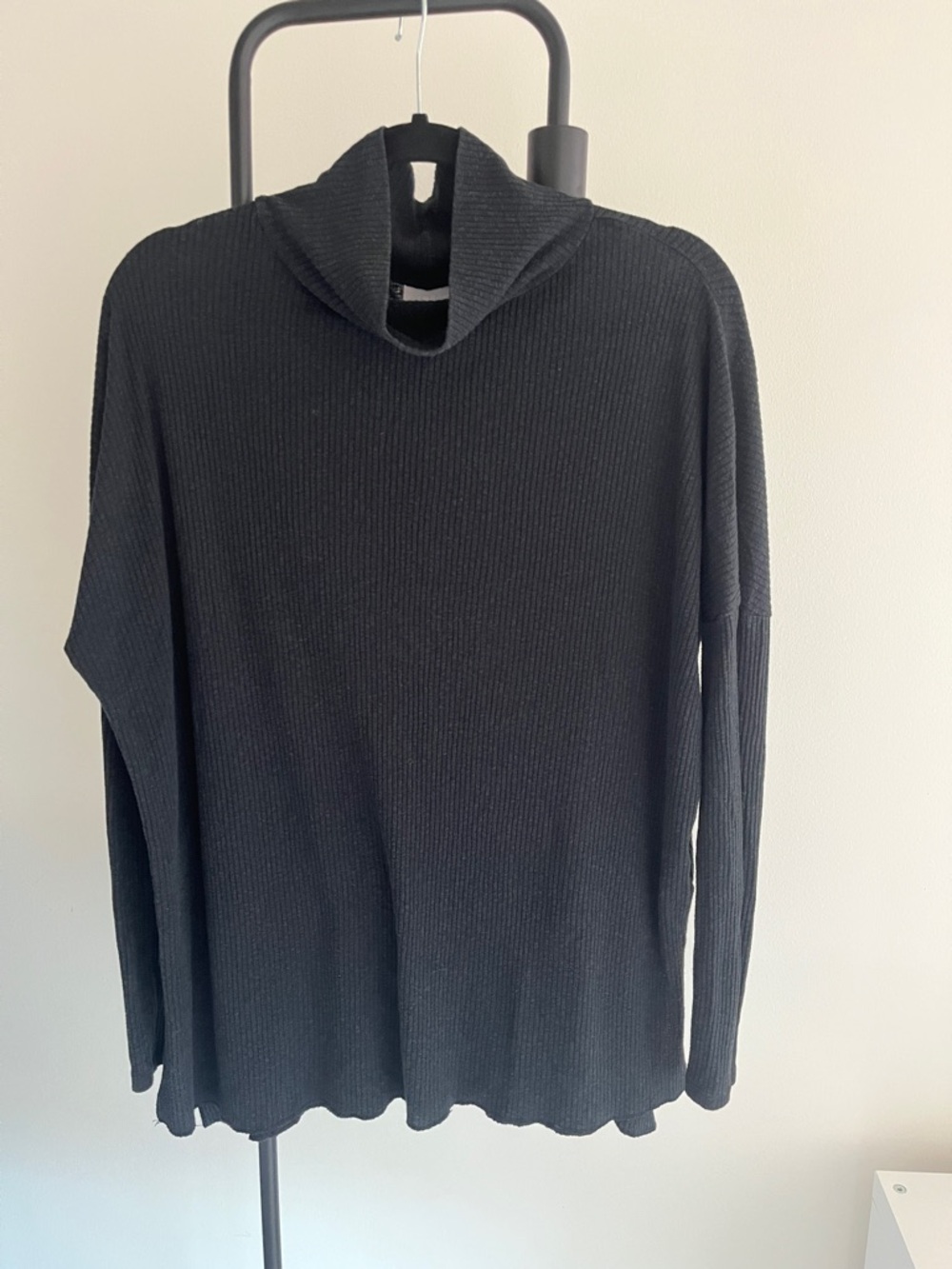 Heather Black Ribbed Turtleneck Light Sweater